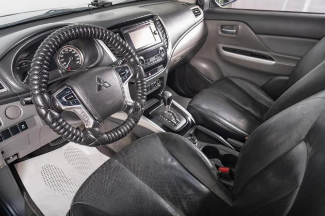 Mitsubishi L200 V с пробегом 2017 года, цена 2 899 000 рублей, 233000 км, offers.body_type.unknown, Автокод Объявления