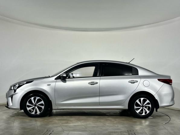 Kia Rio IV Рестайлинг с пробегом 2021 года, цена 1 657 000 рублей, 60494 км, седан, Автокод Объявления