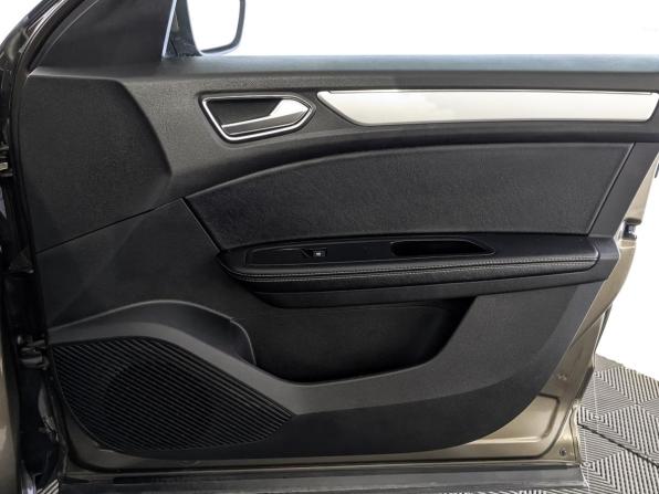 Renault Arkana I с пробегом 2021 года, цена 1 650 000 рублей, 86555 км, внедорожник, Автокод Объявления