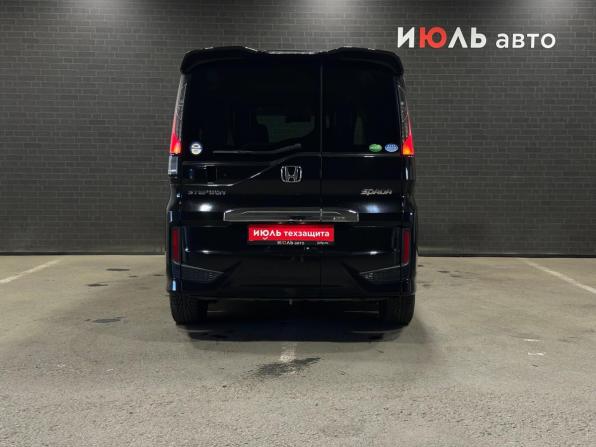 Honda Stepwgn V с пробегом 2015 года, цена 1 880 000 рублей, 100063 км, минивэн, Автокод Объявления