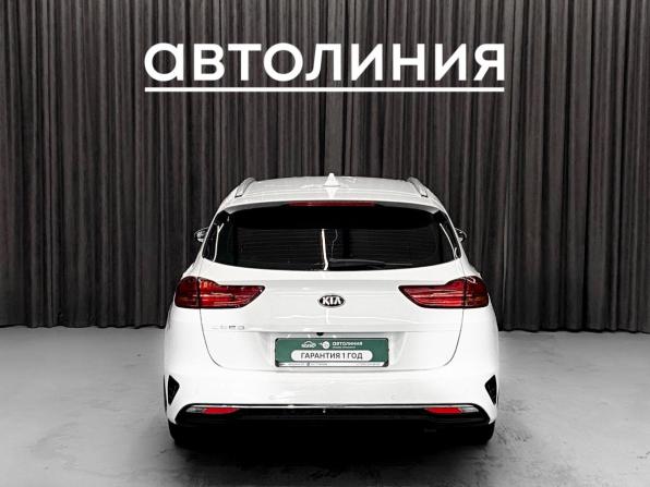 Kia Ceed III Рестайлинг с пробегом 2021 года, цена 1 430 000 рублей, 135500 км, универсал, Автокод Объявления