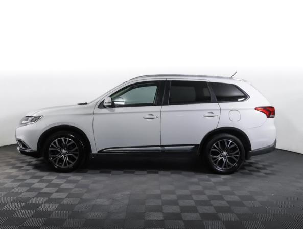 Mitsubishi Outlander III Рестайлинг 2 с пробегом 2015 года, цена 1 843 000 рублей, 75600 км, внедорожник, Автокод Объявления