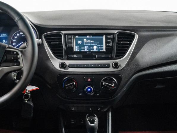 Hyundai Solaris II с пробегом 2017 года, цена 1 329 500 рублей, 83209 км, седан, Автокод Объявления