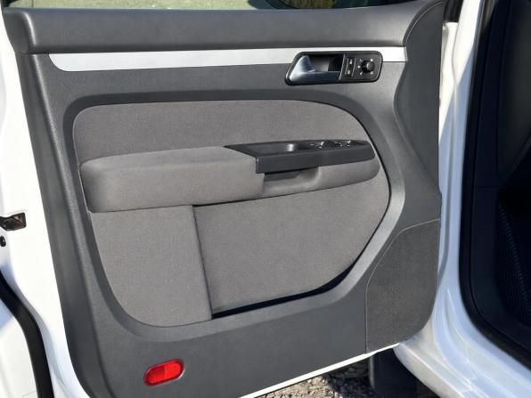 Volkswagen Touran I Рестайлинг 2 с пробегом 2012 года, цена 981 000 рублей, 258181 км, компактвэн, Автокод Объявления