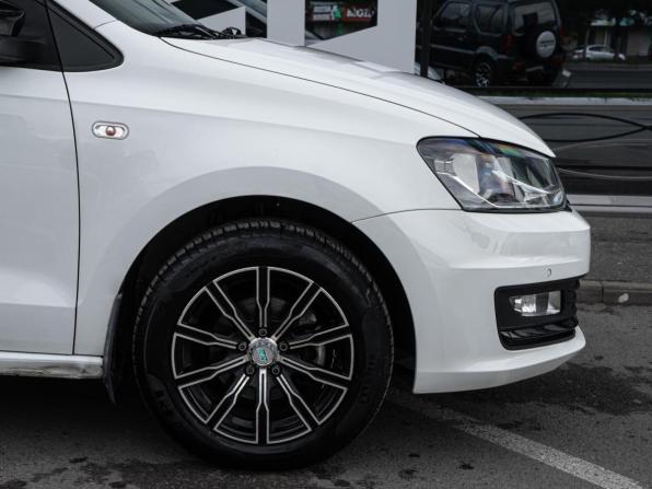 Volkswagen Polo V Рестайлинг с пробегом 2020 года, цена 1 299 000 рублей, 118401 км, седан, Автокод Объявления