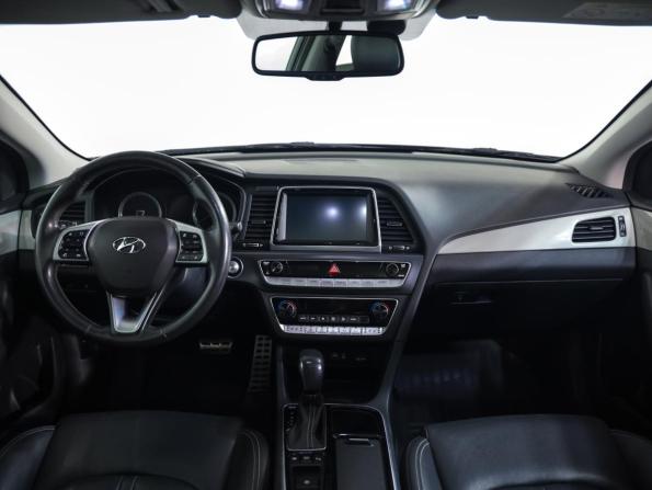 Hyundai Sonata VII (LF) Рестайлинг с пробегом 2018 года, цена 1 929 000 рублей, 98969 км, седан, Автокод Объявления