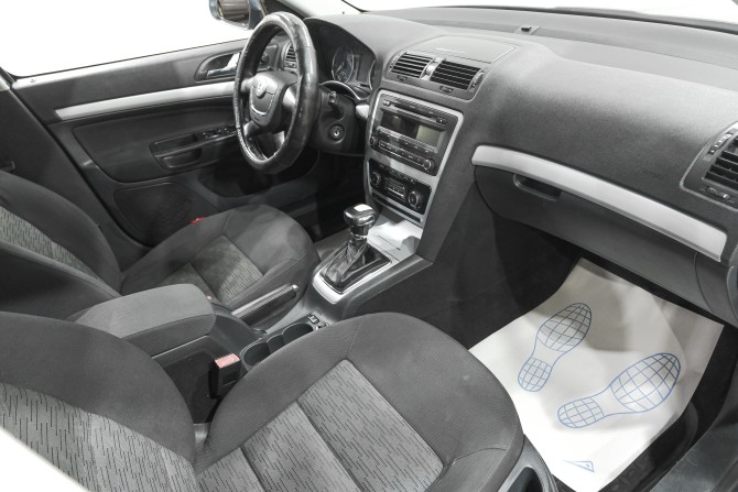 Skoda Octavia II (A5) Рестайлинг с пробегом 2011 года, цена 939 000 рублей, 346000 км, лифтбек, Автокод Объявления