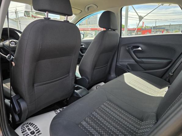 Volkswagen Polo V Рестайлинг с пробегом 2015 года, цена 1 096 400 рублей, 92238 км, седан, Автокод Объявления