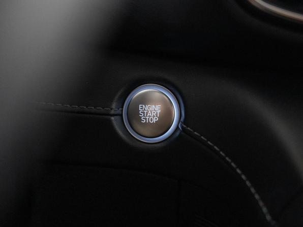 Hyundai Santa Fe IV Рестайлинг с пробегом 2022 года, цена 3 750 000 рублей, 119491 км, внедорожник, Автокод Объявления