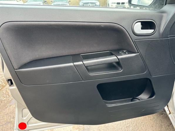 Ford Fusion I Рестайлинг с пробегом 2008 года, цена 310 000 рублей, 221964 км, хэтчбек, Автокод Объявления