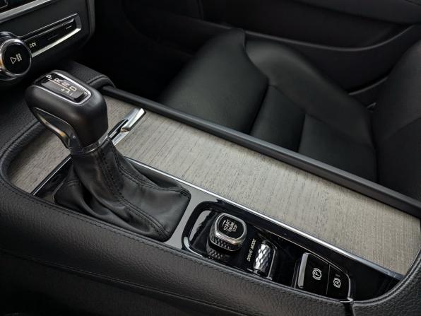 Volvo S90 II Рестайлинг с пробегом 2021 года, цена 3 695 000 рублей, 75437 км, седан, Автокод Объявления