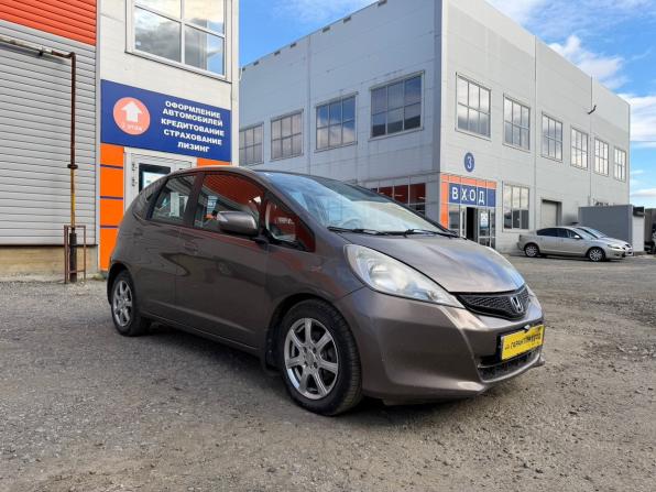 Honda Jazz II Рестайлинг с пробегом 2012 года, цена 719 000 рублей, 195000 км, хэтчбек, Автокод Объявления