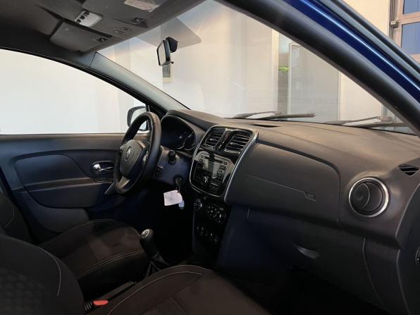 Renault Logan II с пробегом 2015 года, цена 470 000 рублей, 293550 км, седан, Автокод Объявления