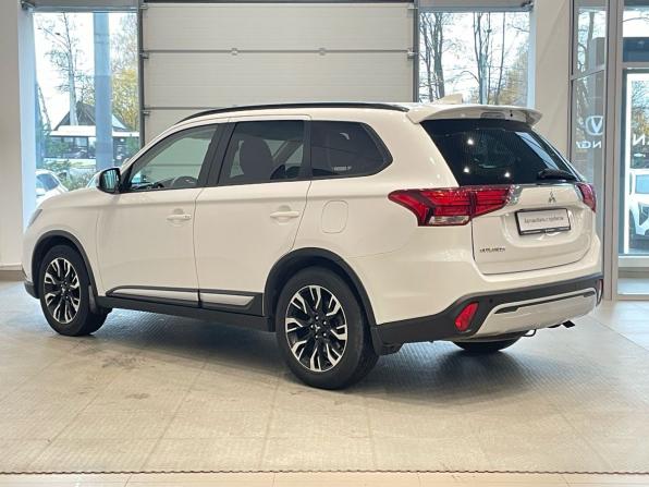 Mitsubishi Outlander III Рестайлинг 3 с пробегом 2021 года, цена 2 260 000 рублей, 120000 км, внедорожник, Автокод Объявления