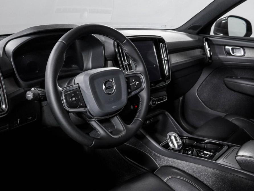 Volvo XC40 I Москва  - изображение 14