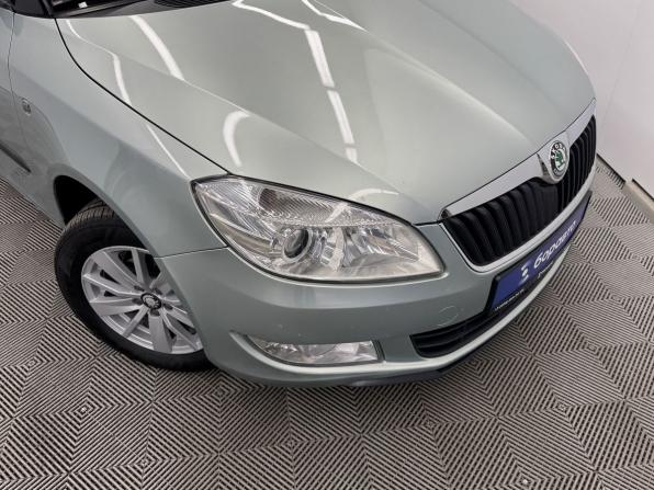 Skoda Fabia II Рестайлинг с пробегом 2011 года, цена 889 000 рублей, 111207 км, хэтчбек, Автокод Объявления