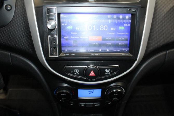Hyundai Solaris I с пробегом 2012 года, цена 750 000 рублей, 177278 км, седан, Автокод Объявления