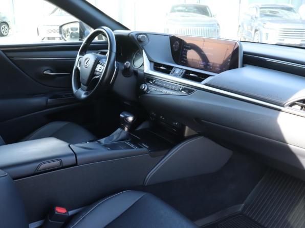 Lexus ES VII с пробегом 2020 года, цена 4 150 000 рублей, 87000 км, седан, Автокод Объявления