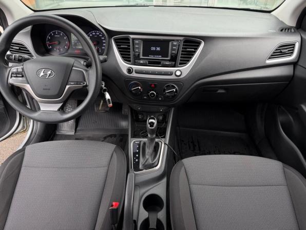 Hyundai Solaris II с пробегом 2018 года, цена 1 050 000 рублей, 214966 км, седан, Автокод Объявления
