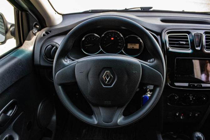 Renault Sandero II с пробегом 2015 года, цена 649 000 рублей, 128598 км, хэтчбек, Автокод Объявления