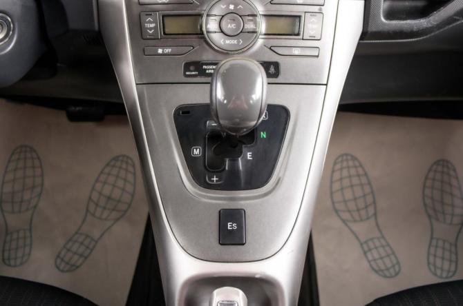 Toyota Auris I с пробегом 2009 года, цена 619 000 рублей, 283145 км, хэтчбек, Автокод Объявления