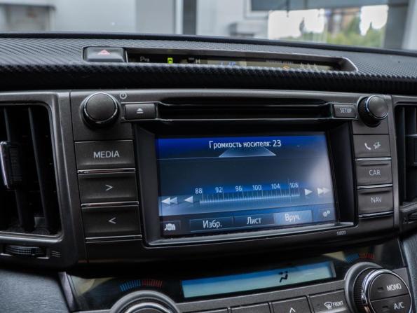 Toyota RAV4 IV (XA40) с пробегом 2015 года, цена 1 838 000 рублей, 207045 км, внедорожник, Автокод Объявления