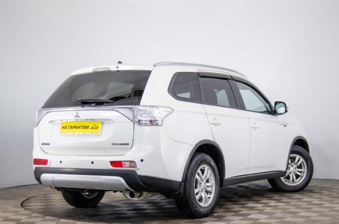 Mitsubishi Outlander III Рестайлинг 2 с пробегом 2014 года, цена 1 479 000 рублей, 181235 км, внедорожник, Автокод Объявления