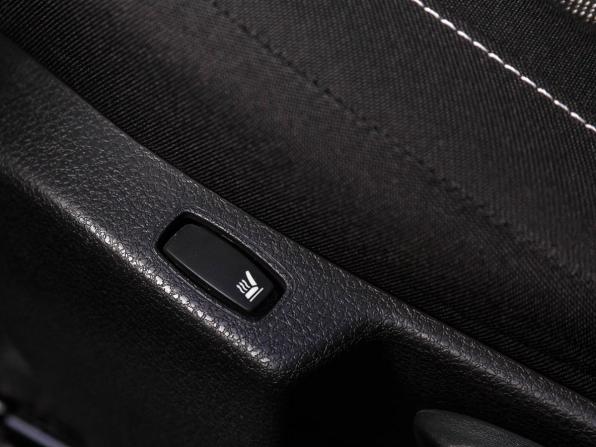 Renault Sandero II Рестайлинг с пробегом 2019 года, цена 890 000 рублей, 27164 км, хэтчбек, Автокод Объявления
