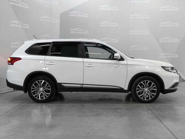 Mitsubishi Outlander III Рестайлинг 2 с пробегом 2016 года, цена 2 480 000 рублей, 71100 км, внедорожник, Автокод Объявления