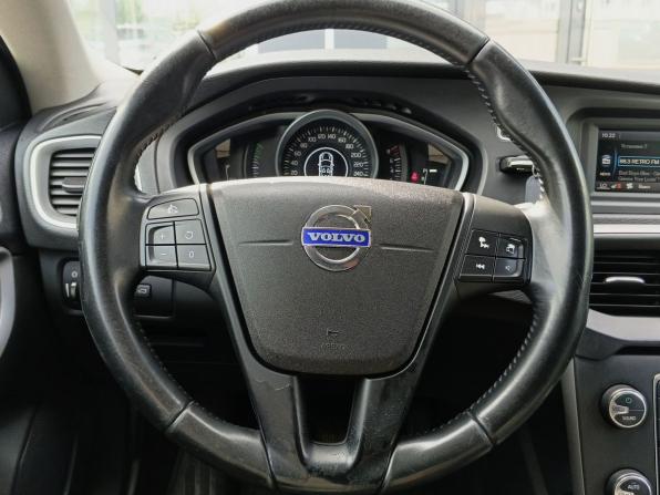 Volvo V40 Cross Country I с пробегом 2014 года, цена 1 699 000 рублей, 237596 км, хэтчбек, Автокод Объявления