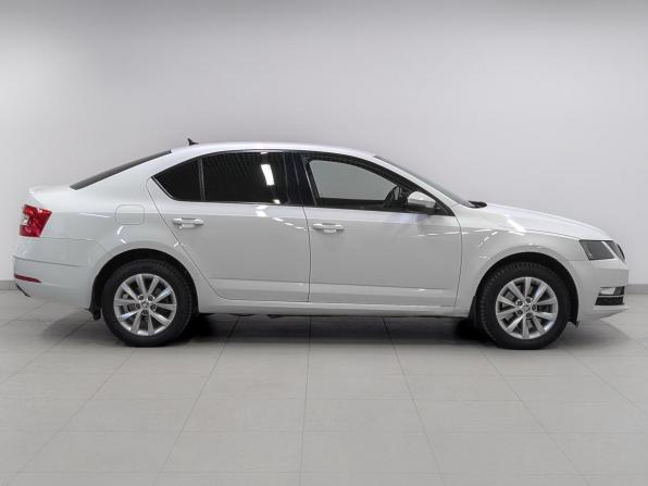 Skoda Octavia III (A7) Рестайлинг с пробегом 2018 года, цена 1 775 000 рублей, 108699 км, лифтбек, Автокод Объявления