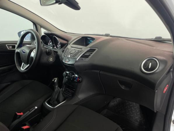 Ford Fiesta Mk6 Рестайлинг с пробегом 2015 года, цена 755 000 рублей, 162057 км, седан, Автокод Объявления