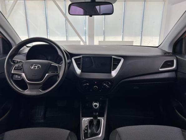 Hyundai Solaris II с пробегом 2018 года, цена 1 310 000 рублей, 153434 км, седан, Автокод Объявления