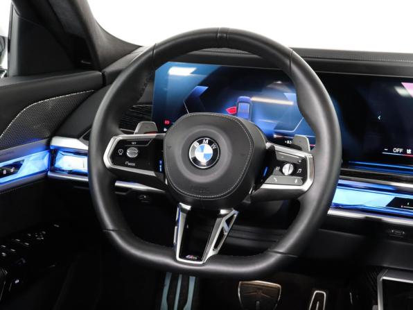 BMW 7 серии VII (G70) с пробегом 2022 года, цена 12 108 000 рублей, 13026 км, седан, Автокод Объявления