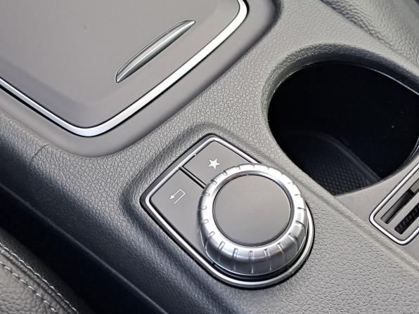 Mercedes-Benz GLA I (X156) Рестайлинг с пробегом 2019 года, цена 2 000 000 рублей, 173241 км, внедорожник, Автокод Объявления