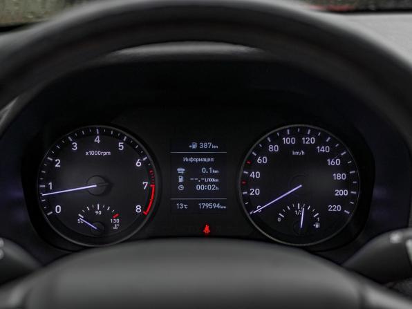 Hyundai Solaris II с пробегом 2019 года, цена 1 099 000 рублей, 179543 км, седан, Автокод Объявления