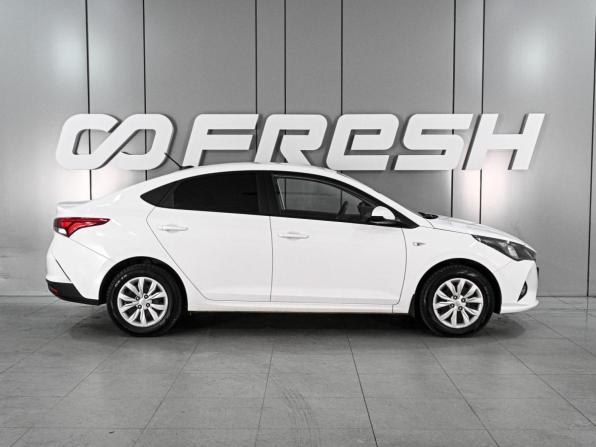 Hyundai Solaris II Рестайлинг с пробегом 2021 года, цена 1 599 000 рублей, 113474 км, седан, Автокод Объявления