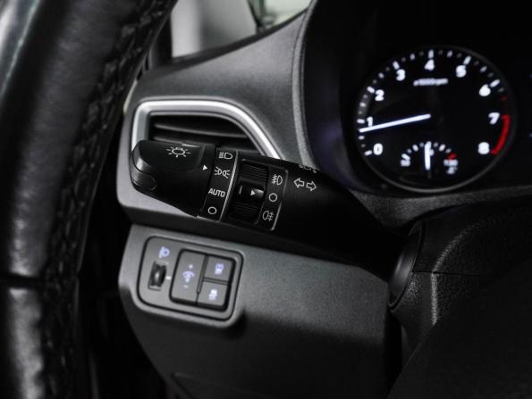 Hyundai Solaris II с пробегом 2018 года, цена 1 299 000 рублей, 144031 км, седан, Автокод Объявления