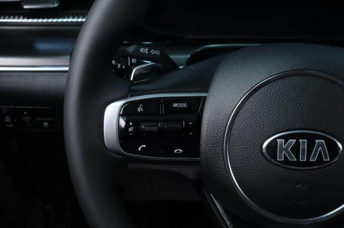 Kia K5 III с пробегом 2021 года, цена 2 309 000 рублей, 107000 км, седан, Автокод Объявления