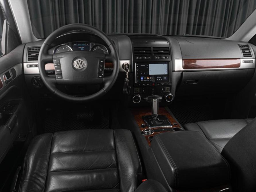 Volkswagen Touareg I Рестайлинг Тюмень  - изображение 6