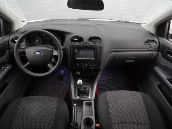 Ford Focus II Рестайлинг с пробегом 2010 года, цена 330 000 рублей, 267011 км, седан, Автокод Объявления