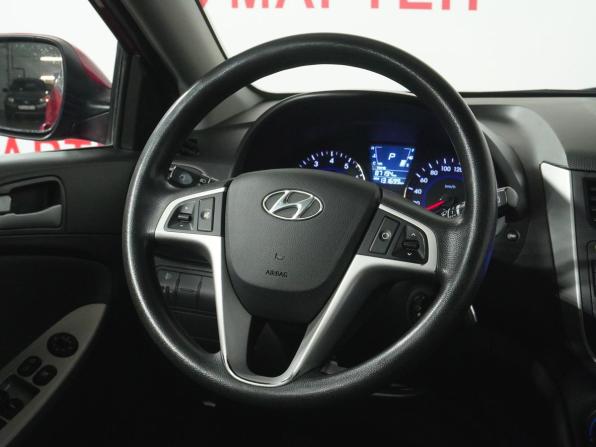 Hyundai Solaris I с пробегом 2014 года, цена 878 000 рублей, 131699 км, хэтчбек, Автокод Объявления