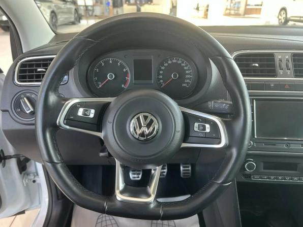 Volkswagen Polo V Рестайлинг с пробегом 2018 года, цена 1 245 000 рублей, 129665 км, седан, Автокод Объявления