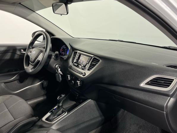 Hyundai Solaris II Рестайлинг с пробегом 2021 года, цена 1 600 000 рублей, 94058 км, седан, Автокод Объявления