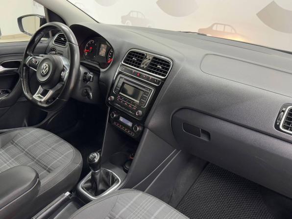 Volkswagen Polo V Рестайлинг с пробегом 2017 года, цена 1 295 000 рублей, 144203 км, седан, Автокод Объявления
