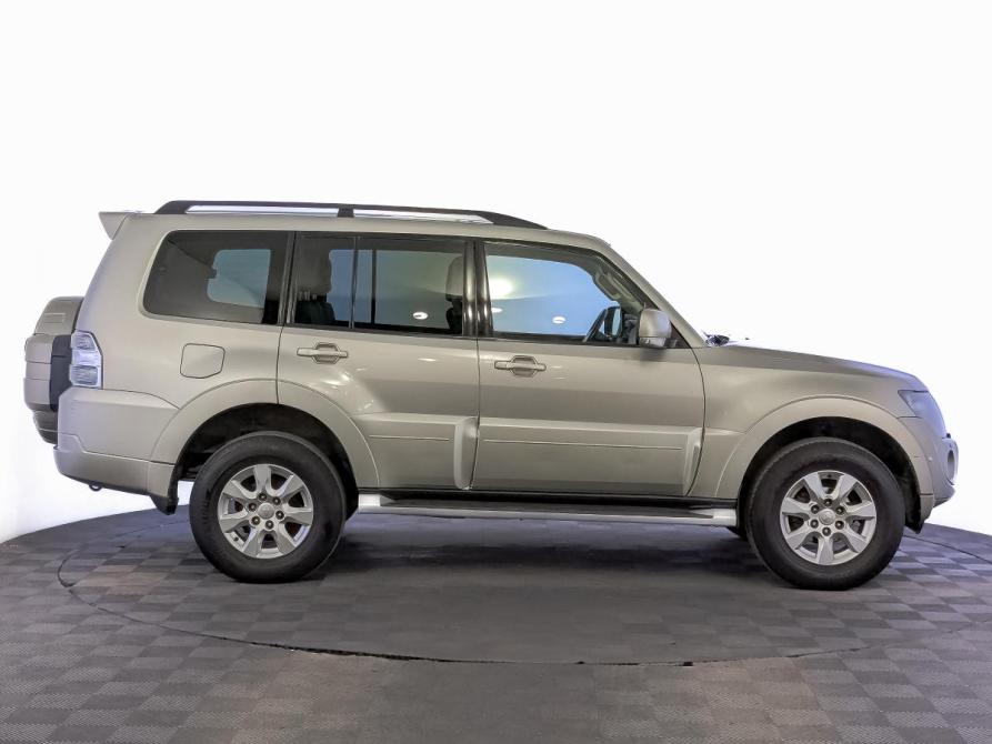 Mitsubishi Pajero IV Рестайлинг 1 Москва  - изображение 4