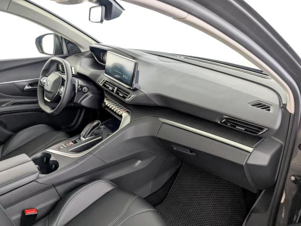 Peugeot 5008 II Рестайлинг с пробегом 2021 года, цена 3 165 000 рублей, 8200 км, внедорожник, Автокод Объявления
