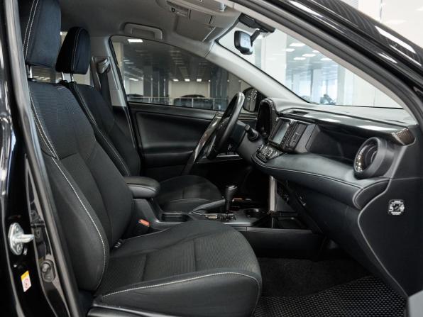 Toyota RAV4 IV (XA40) Рестайлинг с пробегом 2018 года, цена 2 536 000 рублей, 131767 км, внедорожник, Автокод Объявления