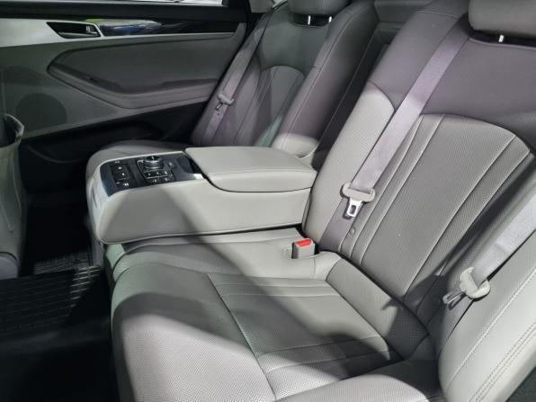 Hyundai Genesis II с пробегом 2014 года, цена 1 599 000 рублей, 145000 км, седан, Автокод Объявления