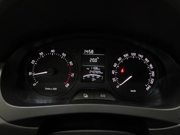 Skoda Rapid I с пробегом 2014 года, цена 615 000 рублей, 241000 км, лифтбек, Автокод Объявления